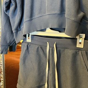 Aerie brand blue matching set sweatshirt & shorts. Size M.